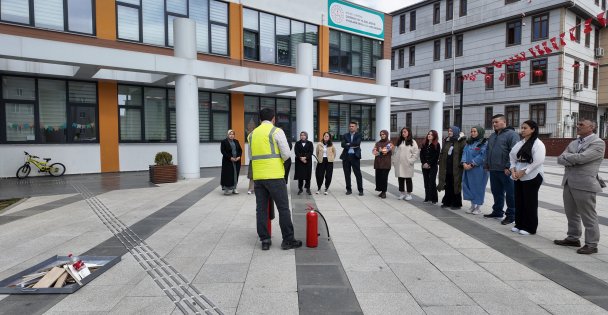 Özel bireyler ile öğretmenlerine, deprem ve yangın tatbikatı