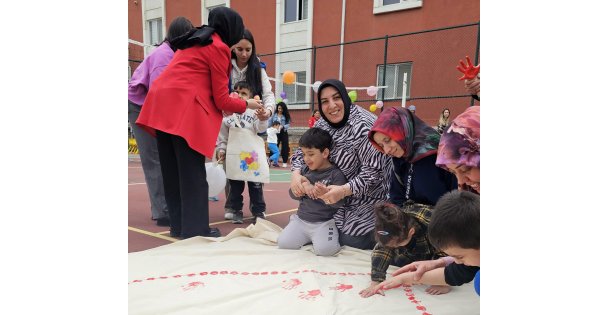 Özel çocuklar gönüllerince eğlendi