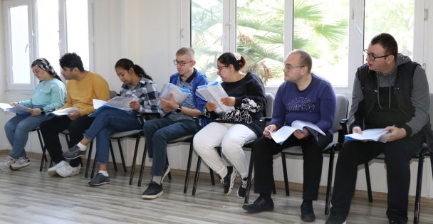 Özel Öğrenciler Sahnede Yeteneklerini Sergiliyor