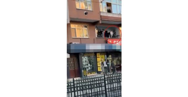 Pompalı tüfekle balkondan böyle ateş etti
