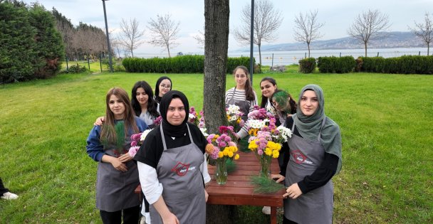 Renklerin en zarif hali buketlerde buluştu