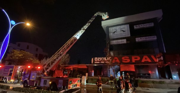 Restoran alevlere teslim oldu