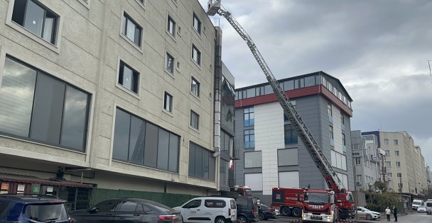 Restoranda yangın alarmı: Otel boşaltıldı, 1 yaralı