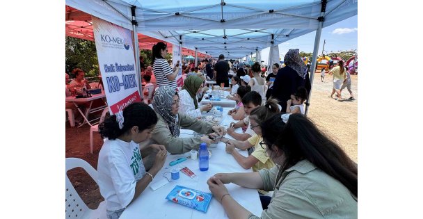 Sahilde şenlik, denizde yarış