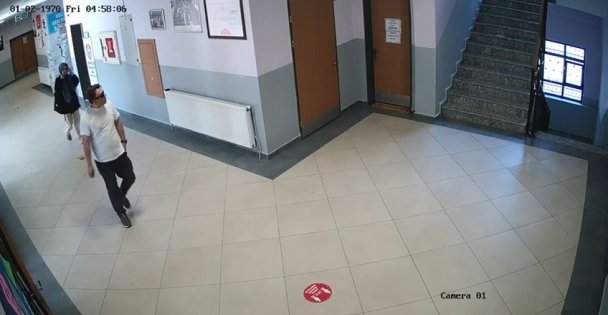 Sahte beyan ile işlem yapmak isteyen veli okul idaresine bıçakla saldırdı