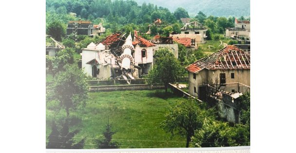 SARAYOVA TRAVNİK YOLU ÜZERLİDE AHMİÇİ KÖYÜNDE SOYKIRIM MÜZESİNDEN CANLI YAYIN