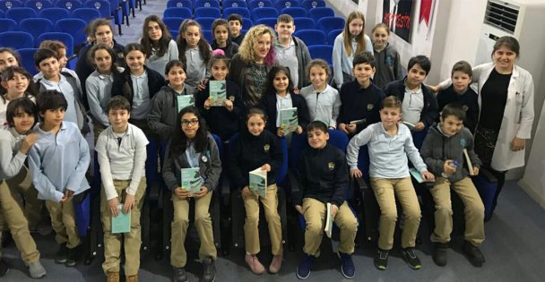 Seğmen'li öğrenciler yazar Aytül Akal'la buluştu