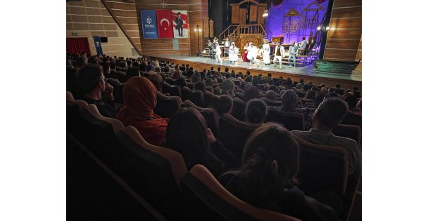 Şehir Tiyatroları, perdeyi Gebze'ye taşıdı