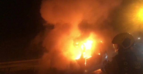 Seyir Halindeki Araç Alev Topuna Döndü