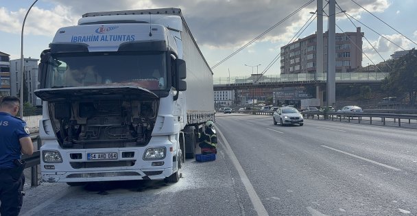 Seyir halindeki tırda yangın korkusu