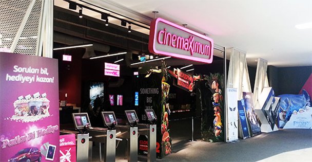 Sinemaseverlerden eleştiri var