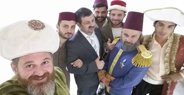 ‘Sırf Tiyatro' 10. sezonunu kutluyor