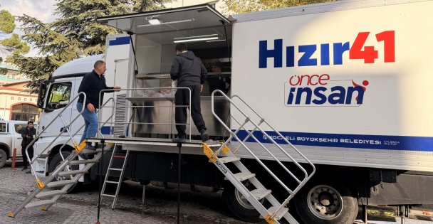 Soğuk gecede Sındırgılılara Büyükşehir'den sıcak bir destek