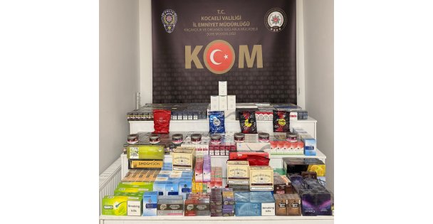 TEM'de durdurulan araçta kaçak tütün ve çay ele geçirildi