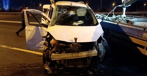 TEM'de sapağı kaçırmamak için şerit değiştiren sürücü kazaya sebep oldu: 3 yaralı