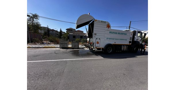 TEMİZLİK İŞLERİ EKİPLERİ SAHADA