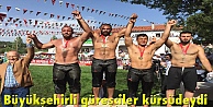 Büyükşehirli güreşçiler kürsüdeydi