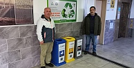 Darıca Belediyesi, okullara atık kutuları dağıttı