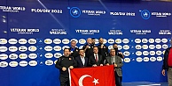 Güreşçiler Bulgaristan'da kürsünün zirvesinde