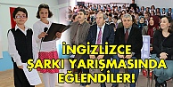 İngilizce Şarkı yarışmasında eğlendiler