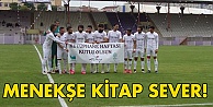 Menekşe kitap sever!