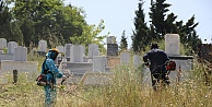 Mezarlıklarda Ve Camilerde Bayram Temizliği