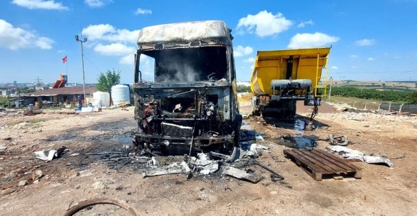Tır alev alev yandı