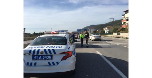 Tır ile çarpışan otomobil sürücüsü yara almadan kurtuldu