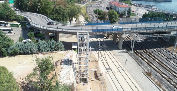 Tramvay güzergahına üç üstgeçit