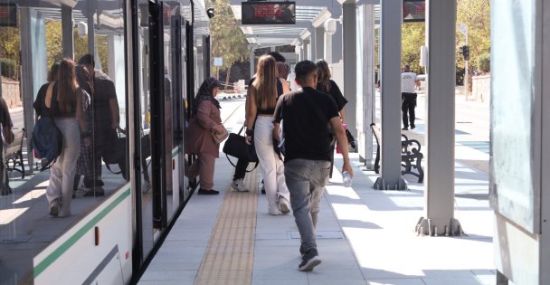 Tramvay hattı bölgeye nefes aldırdı