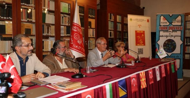 TÜRK DÜNYASI SİNEMACILAR FORMUNDA TÜRK SİNEMA TARİHİ ÜZERİNE KONUŞMA YAPTIM