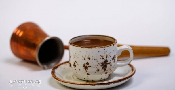 Türk Kahvesi: Bir Fincana Sığan Kültür, Tat ve Deneyim Rehberi