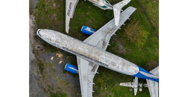 Uçaklar Yeni Sahiplerini Bekliyor