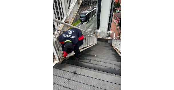 Üst geçitler Büyükşehir'le uzun ömürlü ve güvenli