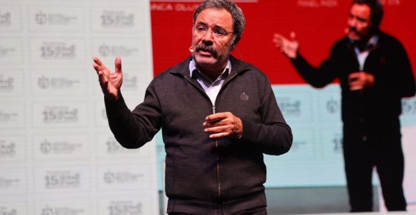 Usta yazar, Kitap Fuarı'nda okurlarını tarihe yolculuğa çıkardı