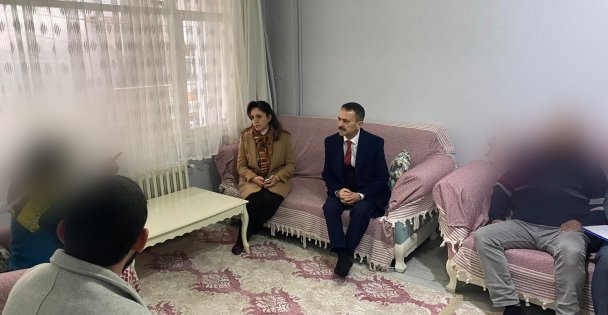 Vali Aktaş ve eşi Songül Aktaş, Şehit Yakını ve Hane Ziyaretlerine Devam Ediyor