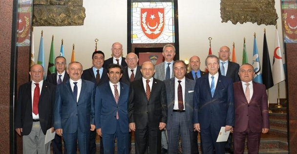 Vali'den Bakan Işık'a ziyaret