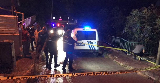 Veresiye alkol vermeyen yaşlı adamı kalbinden bıçaklamışlardı, sanıklar hakim karşısında