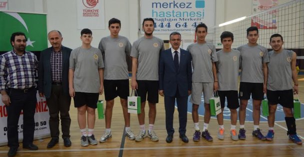 Voleybolda Şampiyon Gebze Gençler Birliği