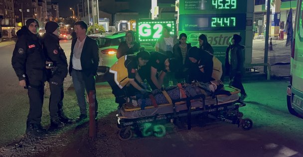 Yaya geçidinden geçen kadına otomobil çarptı