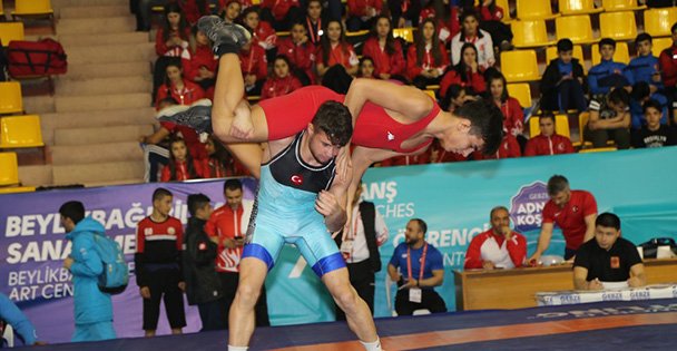 Yıldızlar Güreş Turnuvası Gebze'de başladı