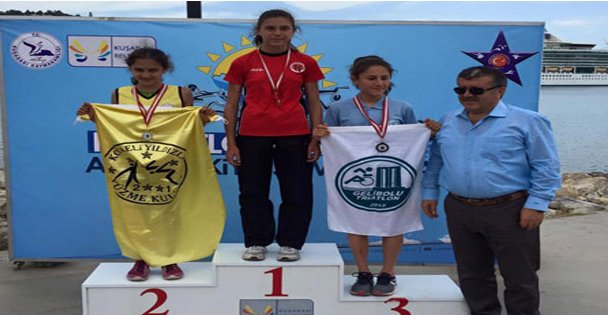 Yıldızlar Kuşadası'nda Parladı