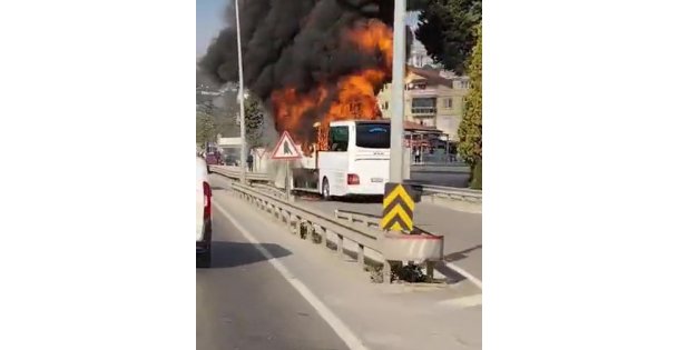 Yolcu otobüsü alevlere teslim oldu: Araç demir yığınına döndü
