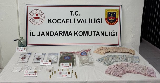 Yolcunun üstünden ve valizinden 7 kilo uyuşturucu ele geçirildi