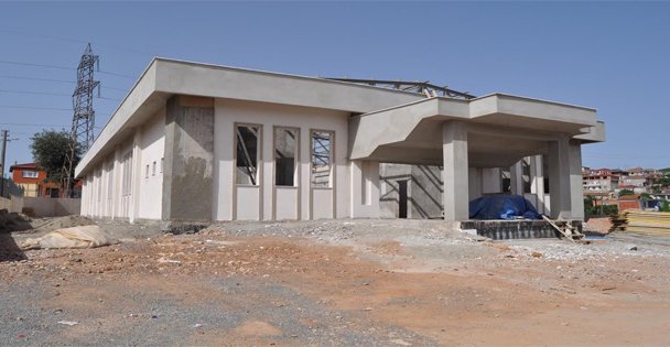 Yukarı Hereke Kültür Merkezi yükselmeye başladı