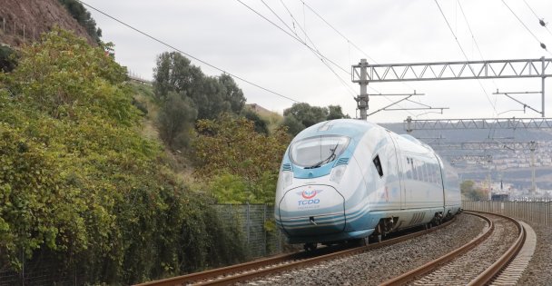 Yüksek Hızlı Trenin çarptığı vatandaş hayatını kaybetti