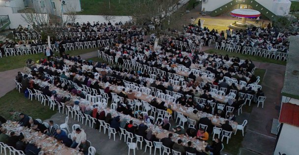 Yunanistan İskeçe'de Büyükşehir'le iftar bereketi