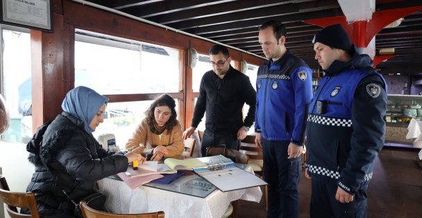 Zabıtadan balıkçı teknelerine yılbaşı denetimi